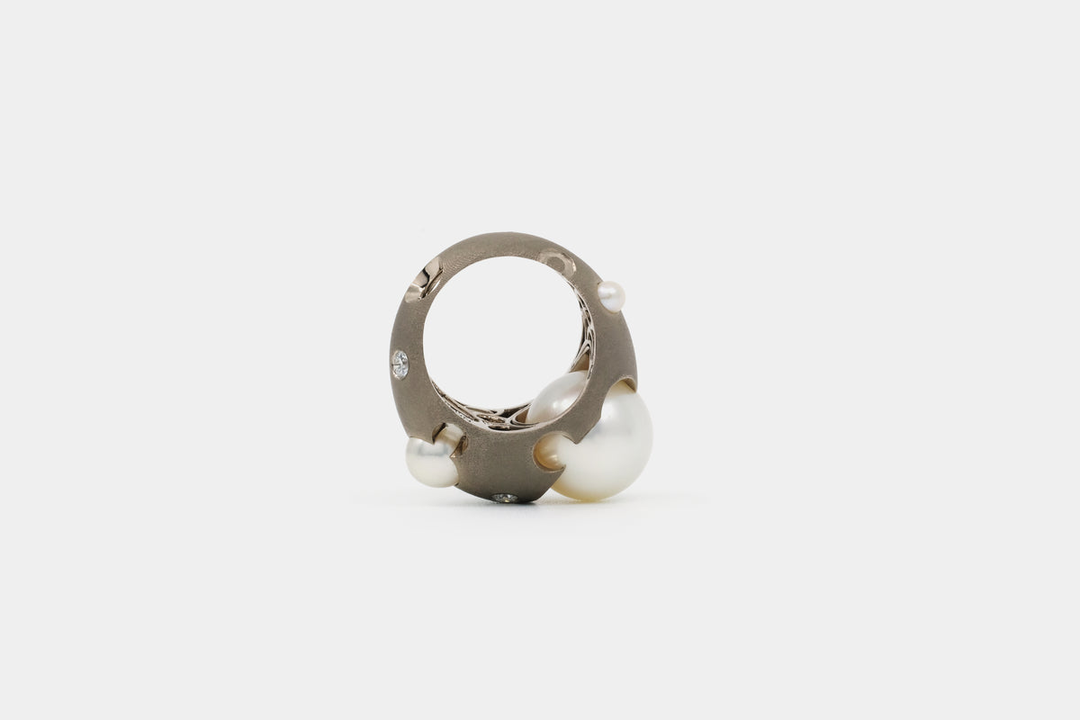 Puffball Void Pearl Ring - Studio Renn