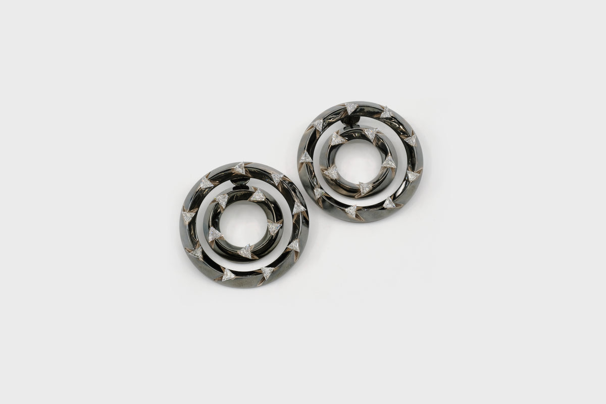 Claw front-back Earrings - Studio Renn