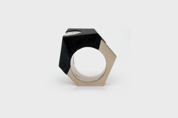 Concrete On The Edge Ring - Studio Renn