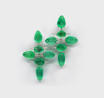 Godna Emerald Cross Earrings